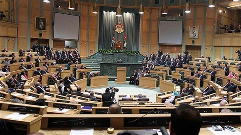 Iranpress: نواب أردنيون: الحكومة لم تعد محل ثقة البرلمان