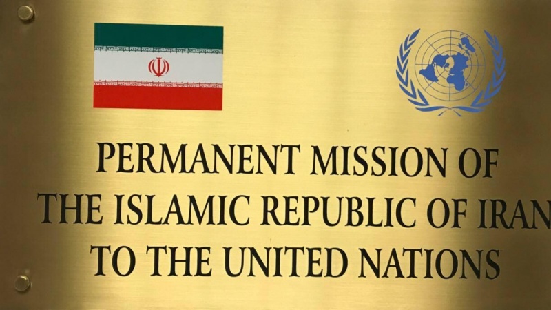Iranpress:  إيران ترفض المزاعم الأمريكية حول إستهداف ناقلتي النفط في بحر عمان