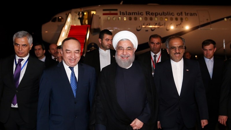 Iranpress: الرئيس الايراني في العاصمة الطاجيكية دوشنبه