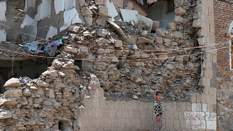 Iranpress: Saudi coalition ruthless and relentless air raids in Yemen capital
