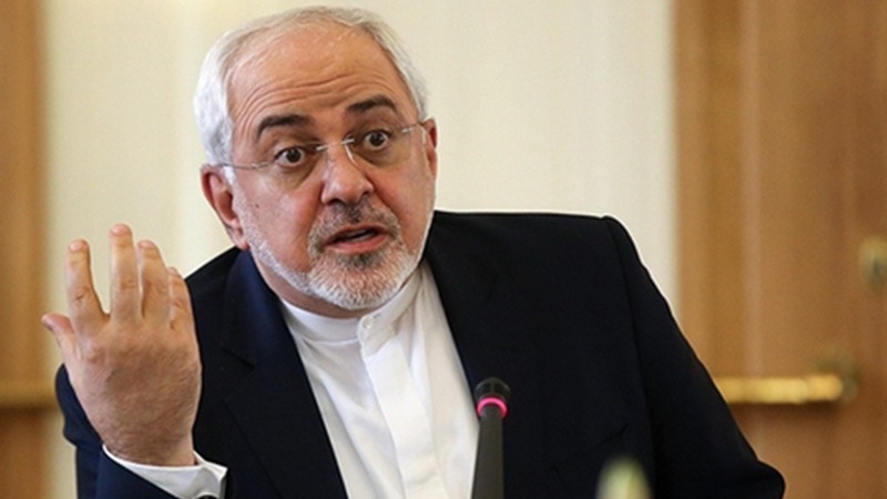 Iranpress: ظريف: لن نتفاوض مع أمريكا ما لم توقف إجراءاتها الإرهابية