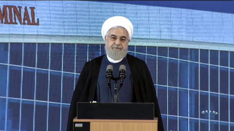 Iranpress:  روحاني: البلاد تشهد كل يوم انجازا جديدا رغم الضغوط