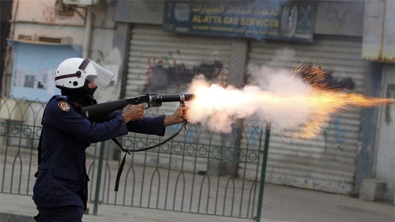 Iranpress: رواية صحيفة عربية عن قمع ثورة الشعب البحريني على يد النظام الخليفي والسعودي