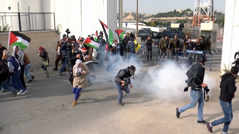 Iranpress: عشية مؤتمر المنامة ... اندلاع مواجهات بين الفلسطينيين وقوات الاحتلال 
