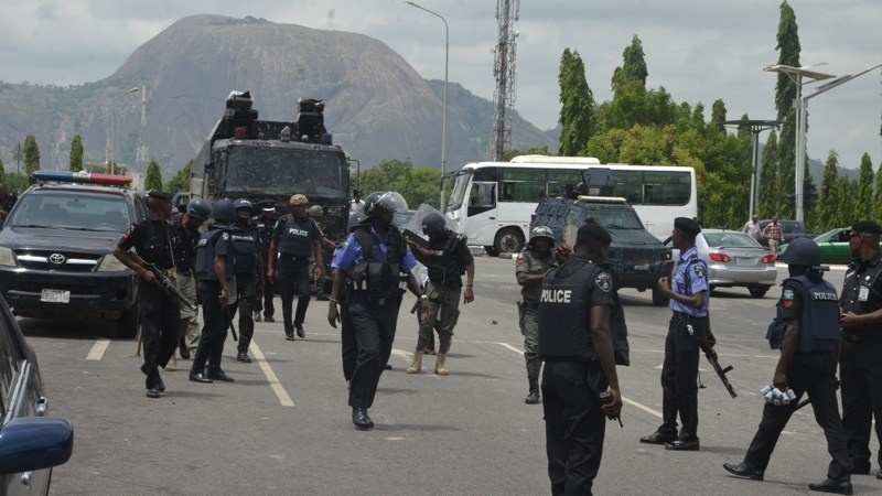 Iranpress: هجوم القوات الأمنية في نيجيريا على مؤيدي الشيخ زكزكي