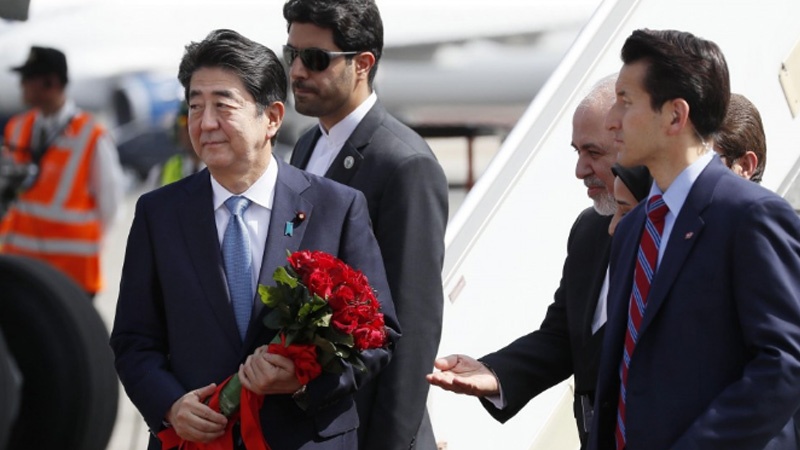 Japanese PM Abe Shinzo arrived in Tehran