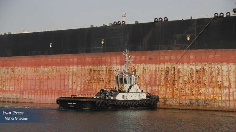 Iranpress: الملاحة البحرية تقوم بعملية "الداكينغ" الناجحة وتستغني عن الخارج