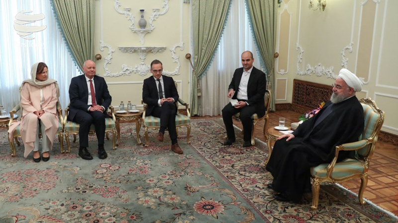 Iranpress: روحاني: على أوروبا مواجهة الإرهاب الإقتصادي الأميركي