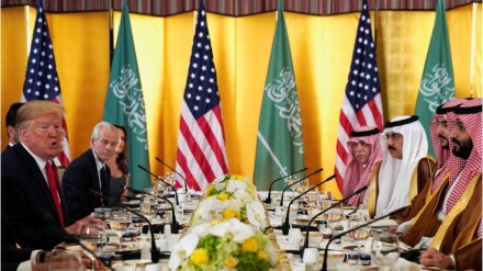 Trump praises ' Saudi purchase of US military equipment