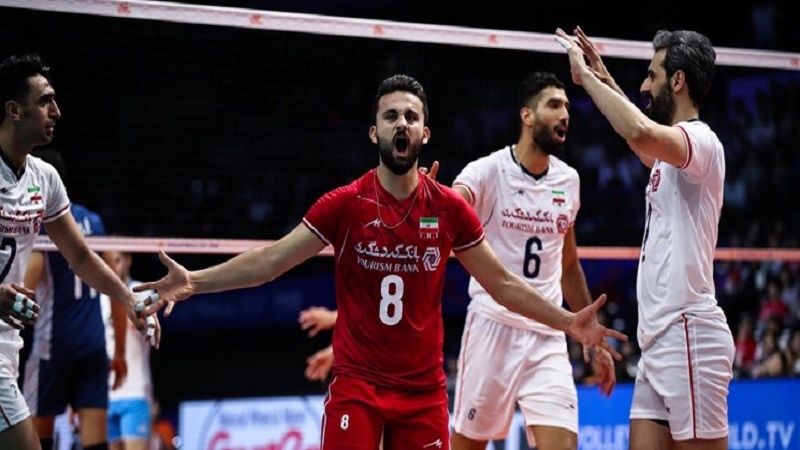 The Iranian Volleyball team over powers the host Japan 3-0