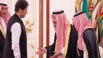 رئيس الوزراء الباكستاني يسيء إلى الملك السعودي