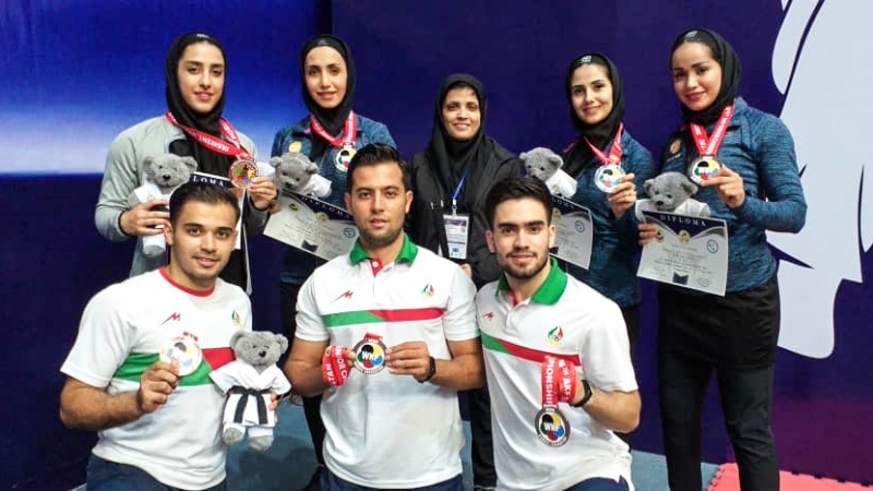 Iranpress: Iran karatekas