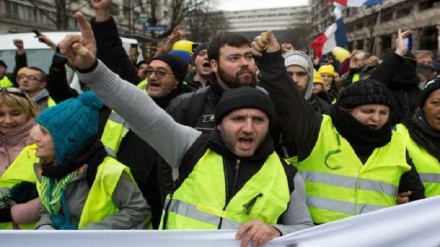 French Police take a hard line on Yellow Vest Protesters