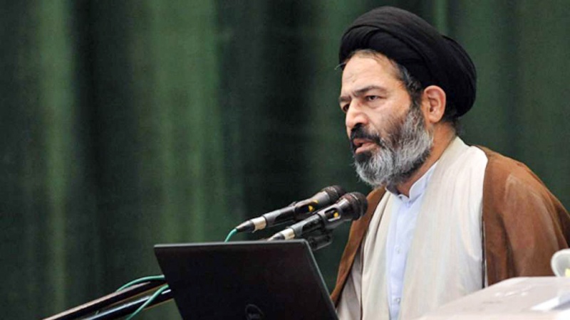 Iranpress: تشديد رئيس بعثة الحج الإيرانية على توفير حاجات الحجاج