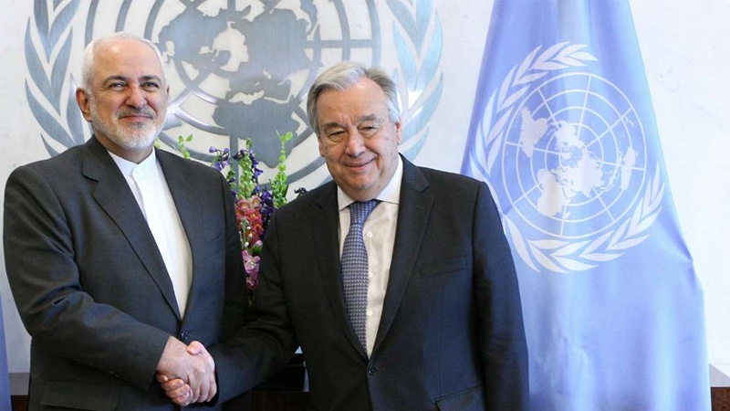 Iranpress: ظريف يلتقي الامين العام لمنظمة الامم المتحدة