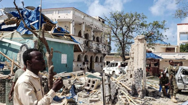 Iranpress: الصومال: قتلى وجرحى في تفجير سيارة مفخخة بمقديشو