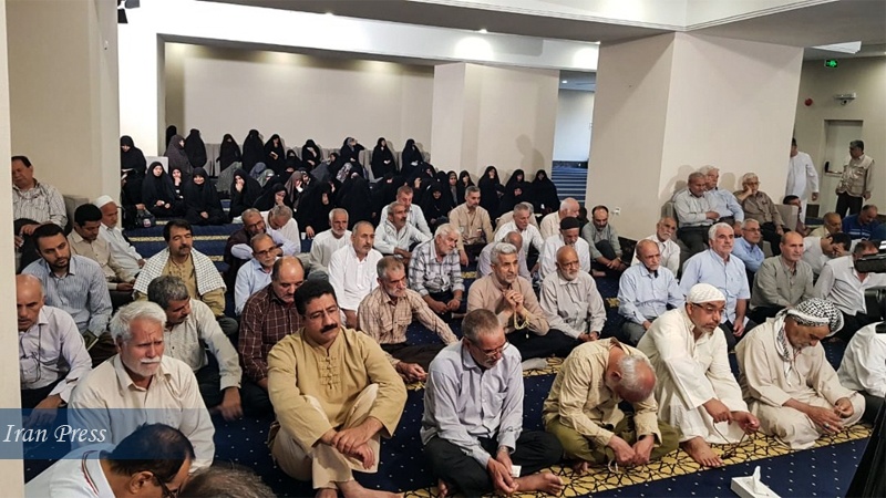 Iranpress: الحجاج الإيرانيون يشاركون بحفاوة في المجالس القرآنية