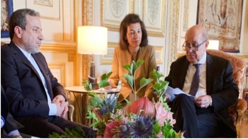 The Iranian President’s Special Envoy, <a href="http://iranpress.com/tag--abbas_araghchi">Seyyed Abbas Araghchi</a> in a meeting with French Foreign Minister Jean-Yves Le Drian