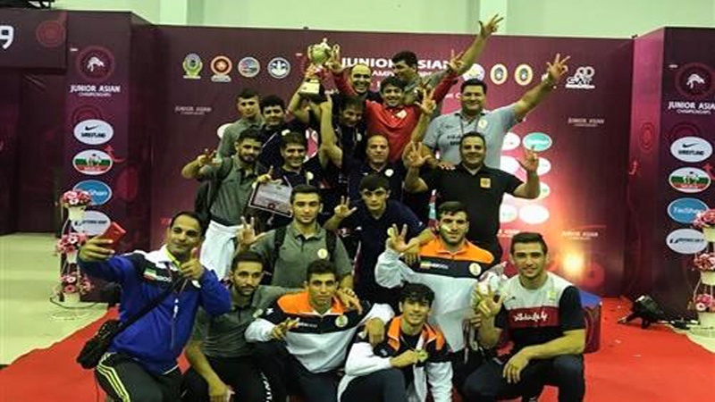 المنتخب الإيراني للمصارعة الرومانية يفوز ببطولة آسيا