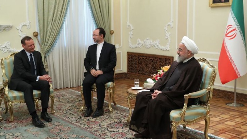 Iranpress: المبعوث الفرنسي يسلم رسالة ماكرون إلى الرئيس روحاني