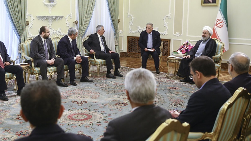 Iranpress: روحاني: طهران تمتلك ارادة جادة لتعزيز العلاقات مع يريفان