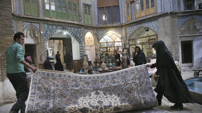 Iranpress: تسجيل سجاجيد إيرانية عالميًا