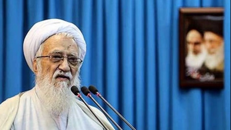 Iranpress: خطيب طهران: إيران صامدة أمام توسعية أمريكا