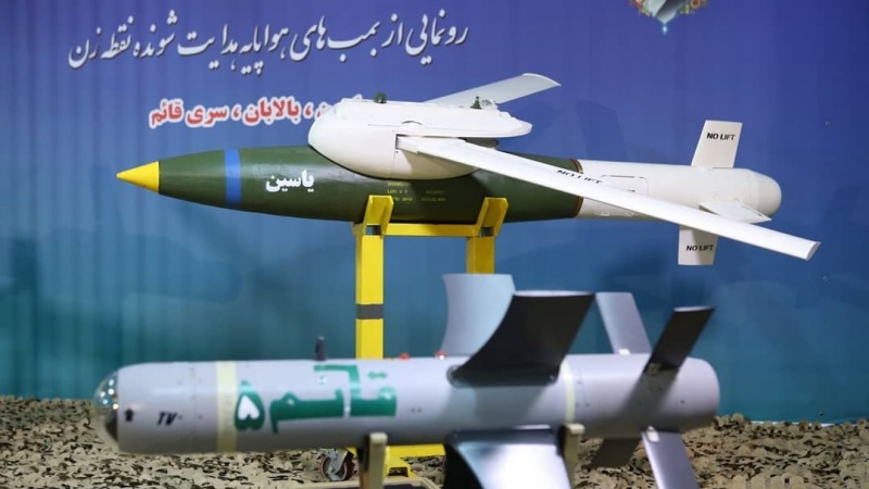 Iranpress: إزاحة الستار عن منجزات دفاعية متطورة في إيران