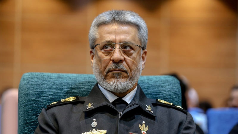 Iranpress: قائد عسكري ايراني: بامكاننا مرافقة السفن أينما اقتضى الامر