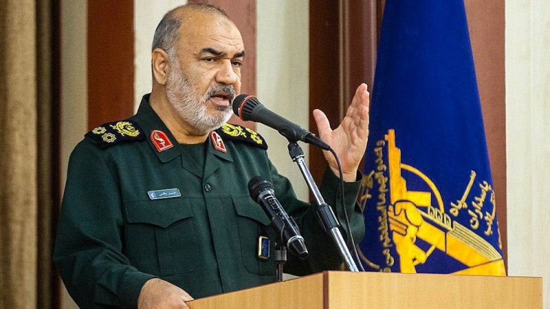 Iranpress: IRGC to defend Iran against enemy plots: Major General Salami