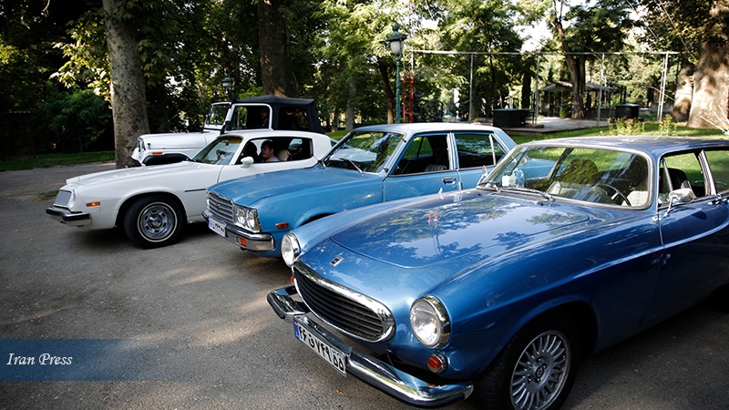 Vintage car parade, Tehran, 14 August 2019, Iran Press News Agency