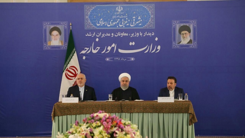Iranpress: روحاني يحذر: الحرب مع إيران ستكون أم الحروب