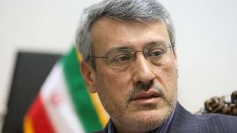 Iranpress: السفير الإيراني لدى بريطانيا: الناقلة النفط الإيرانية غادرت جبل طارق