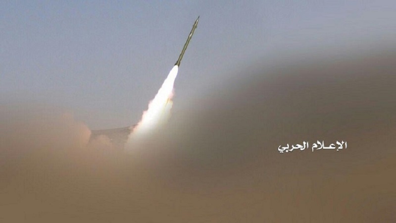 Iranpress: صاروخ باليستي يدك تجمعات الجيش السعودي شمال حيران
