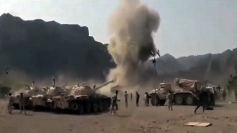 Iranpress: مقتل وإصابة العشرات من مرتزقة العدوان السعودي بعملية للجيش اليمني فى عدن