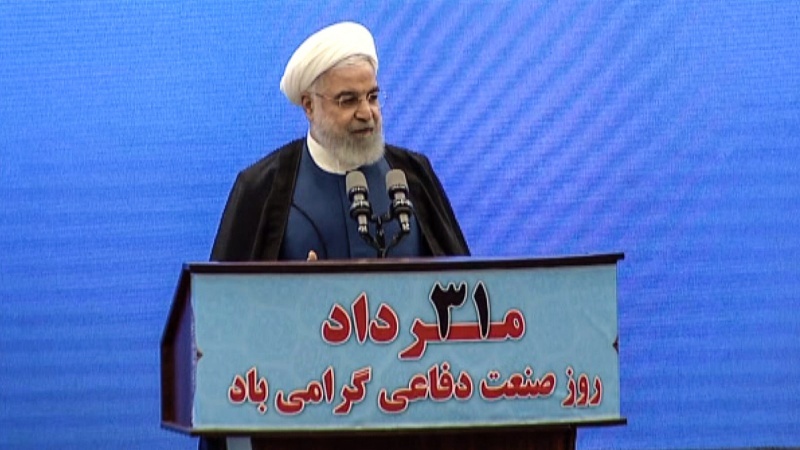 Iranpress: الرئيس روحاني: أمريكا تريد ان تسلب العالم اما بالقوة واما بالمال