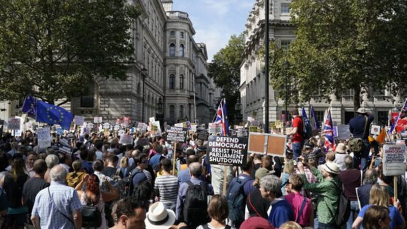 Iranpress: Britons rally across UK against Parliament suspension