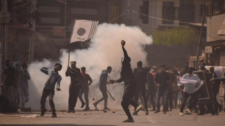 Indian crackdown on Kashmir continues on 27th day of curfew