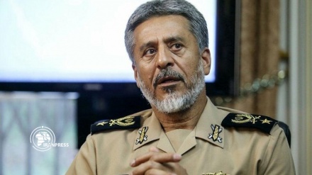 Army to build three new destroyer ships: Iranian Army Commander
