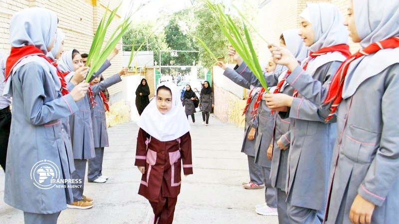 Iranpress: بدء السنة الدراسية الجديدة في إيران