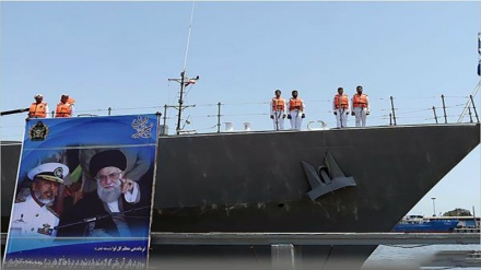 Iran's naval maneuvers 