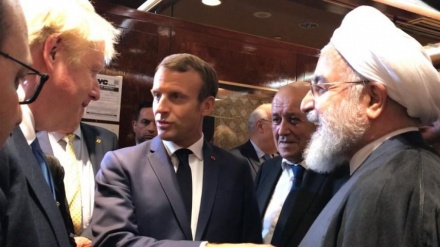 Rouhani, Macron, Johnson meet by chance on the sidelines of the UN General Assembly 