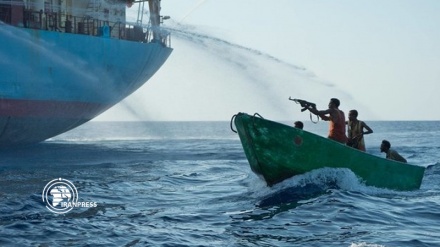 Somali pirates released ailing Iranian