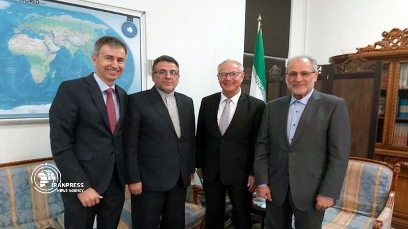 Iranpress: Iran, Switzerland to expand scientific, academic cooperation 