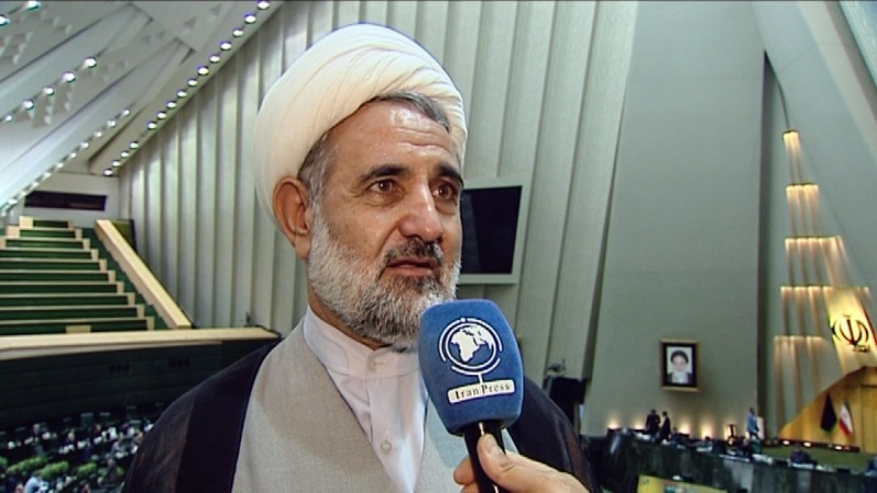 Iranpress: برلماني إيراني: الخطوة الثالثة لتقليص الإلتزامات النووية قرار حاسم