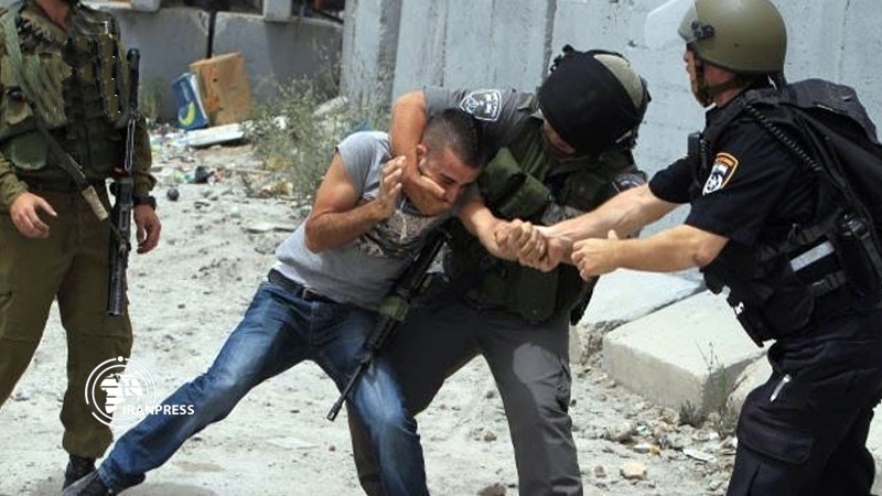 Iranpress: Israeli forces arrest 3 Palestinians in North of Gaza Strip