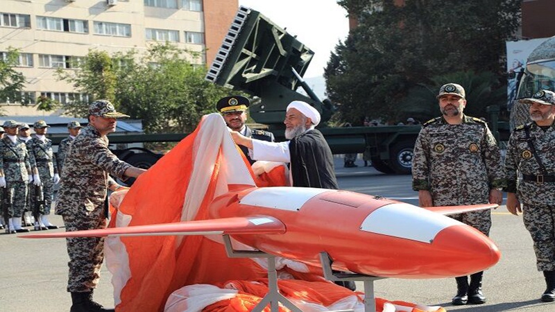 Iranpress: إزاحة الستار عن طائرة "كيان" المسيرة الايرانية