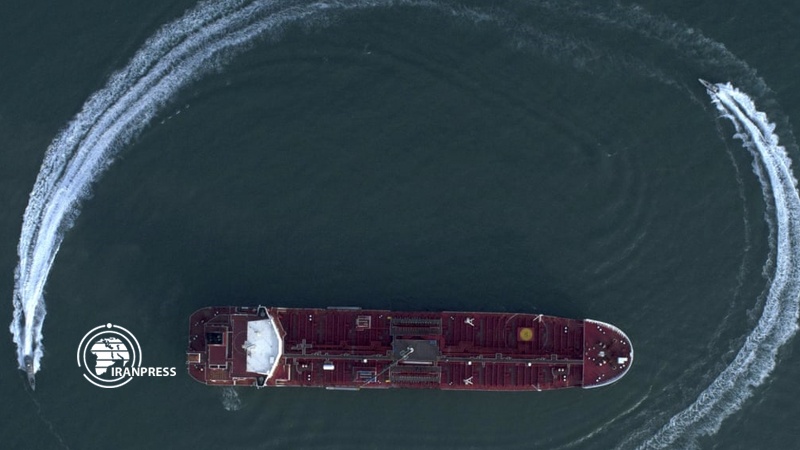 Iranpress: إنهاء إحتجاز السفينة البريطانية في المياه الإقليمية الإيرانية