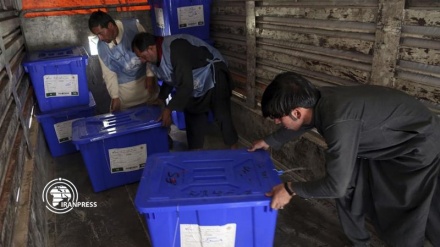 Polls open in Afghan presidential election 