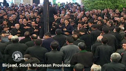 Tasu'a mourning ceremony underway in Birjand, east of Iran